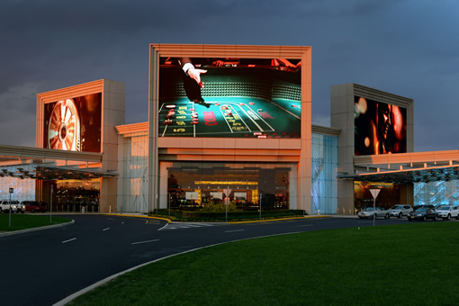 how many parking spaces parx casino